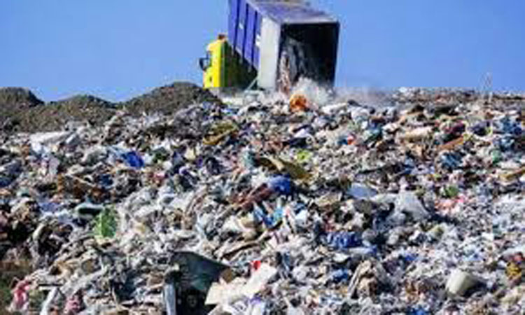 مصادرة 40 طنا من النفايات السامة كانت في طريقها إلى (…)