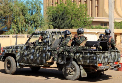الحرس الرئاسي النيجري يحتجز الرئيس محمد بازوم
