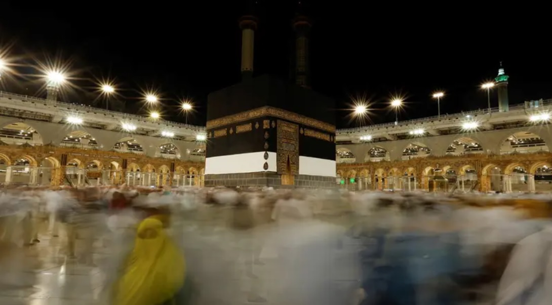 الأول والوحيد في 2023.. القمر يتعامد على الكعبة المشرفة&nbsp;(…)