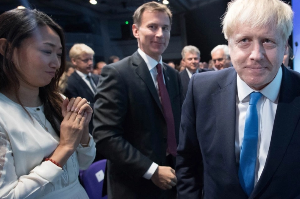 15 معلومة عن رئيس وزراء بريطانيا الجديد