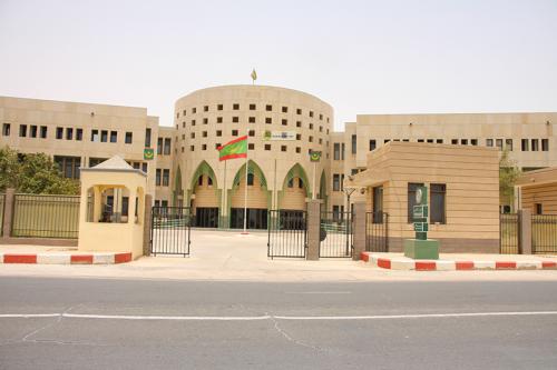 الوزارة الأولى تعين مستشارين ومكلفين بمهام (أسماء)