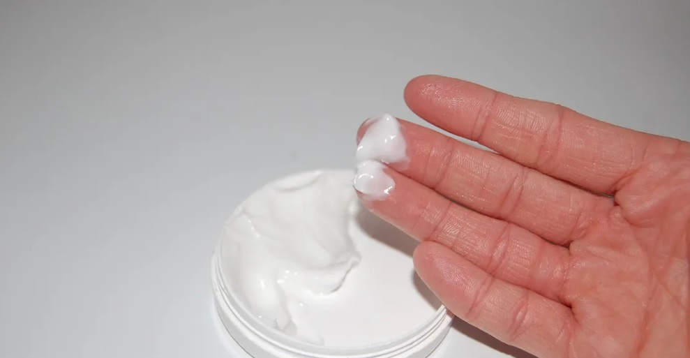 تقرير يدق ناقوس الخطر: فقدت بصرها بسبب 