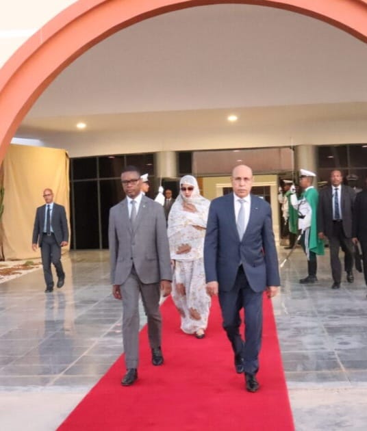 ولد الغزواني يشارك في أعمال القمة العربية الصينية