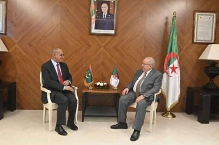 وزير النقل الموريتاني يبحث مشروع الطريق الرابط بين تندوف&nbsp;(…)