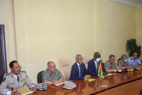 لقاء خاص بين وزيري الداخلية والدفاع والولاة(نص البيان)