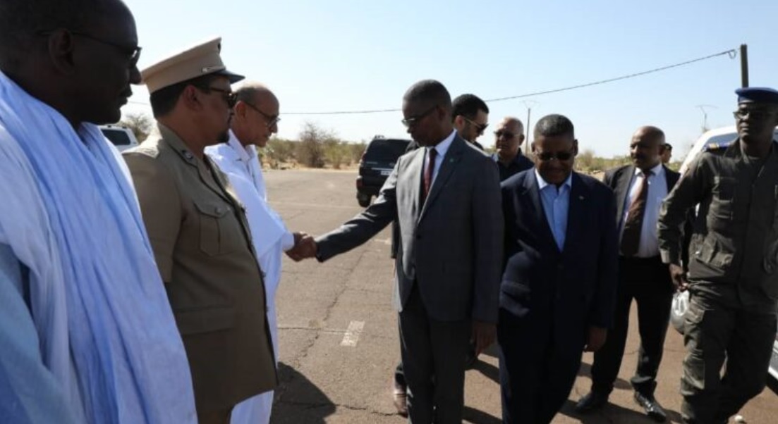 الوزير الأول يصل روصو للمشاركة في اجتماع مجلس الوزراء&nbsp;(…)