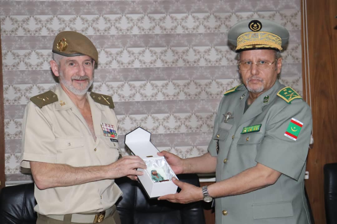 قائد الأركان العامة للجيوش الموريتاني يجتمع باللجنة&nbsp;(…)