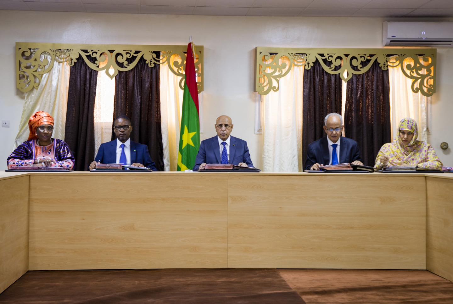 لأول مرة مجلس الوزراء يجتمع في النعمة