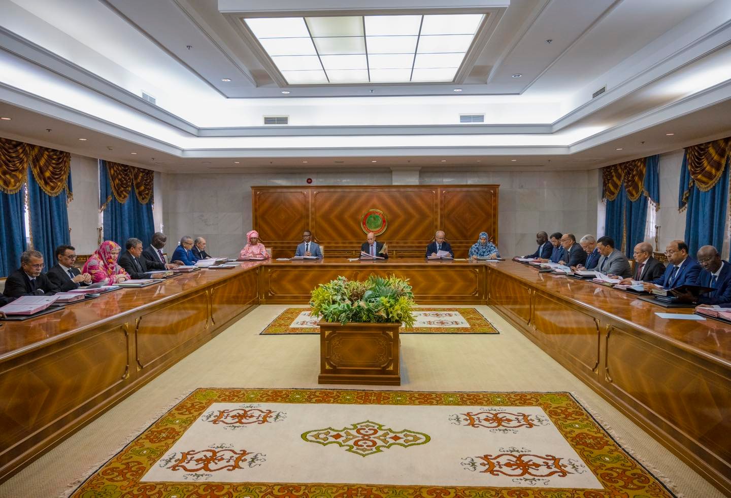 مجلس الوزراء يستدعي هيئة الناخبين من أجل انتخاب&nbsp;(…)