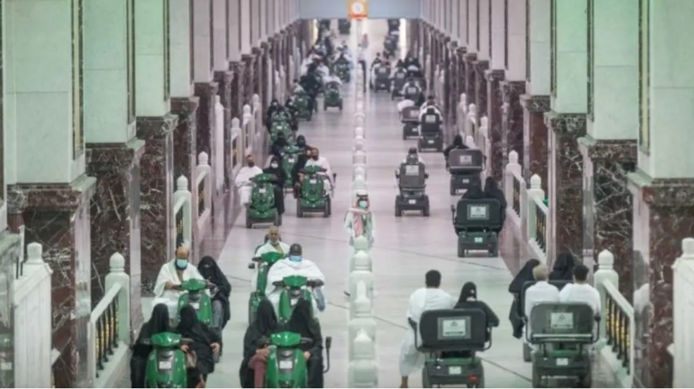 لخدمة الزوار..عربات بالمسجد الحرام ببراءة اختراع(صور)