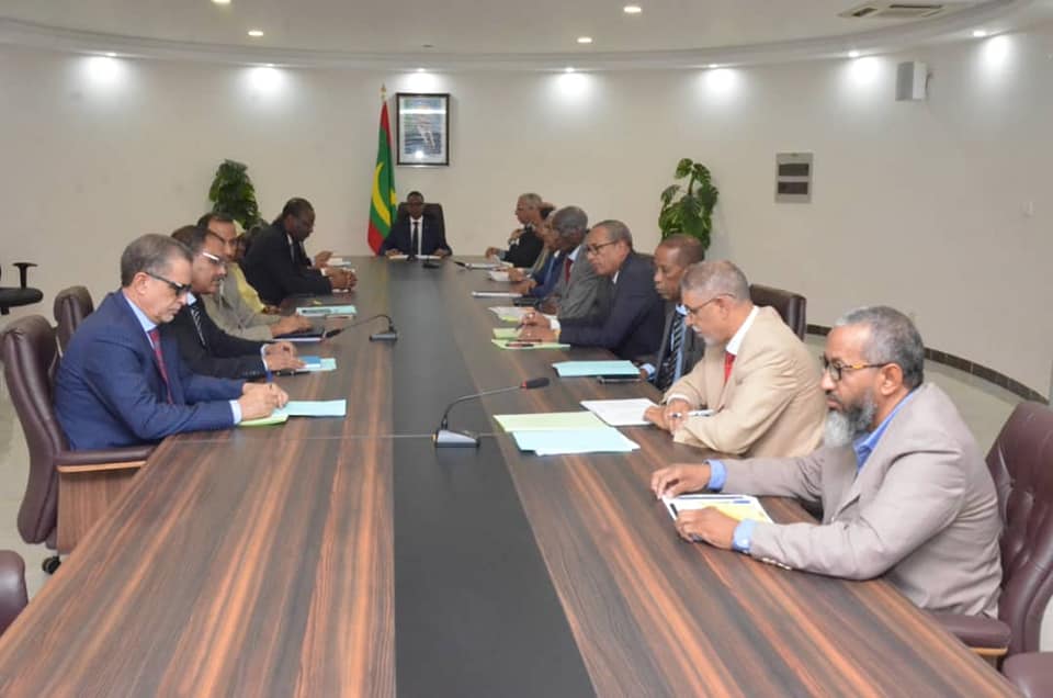 اللجنة الوزارية المكلفة بمتابعة التعدين الأهلي تستعرض&nbsp;(…)