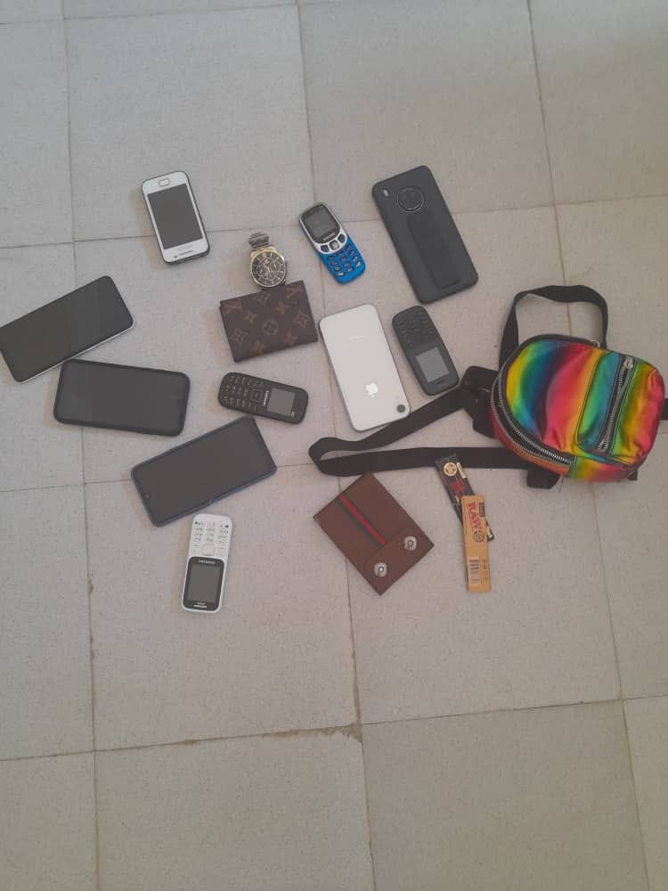 الشرطة: اعتقلنا عصابة تتكون من 8 أشخاص بينهم فتاتين