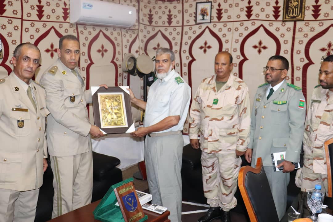 وفد عسكري جزائري يزور مجمع بوليتكنيك بانواكشوط