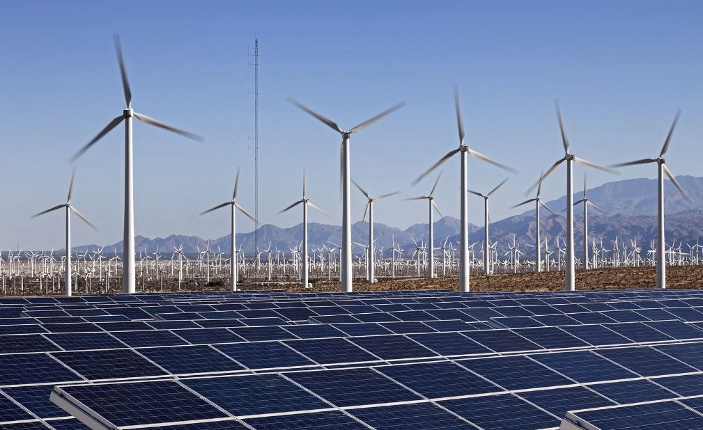 تقرير اقتصادي: الطاقة المتجددة والغاز يدعمان مزيج&nbsp;(…)