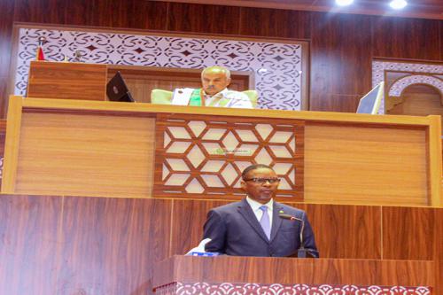 البرلمان يصادق على برنامج حكومة الوزير الأول