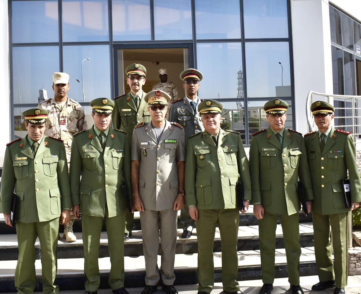 وفد عسكري جزائري يزور المديرية العامة لخدمات الصحة (...)