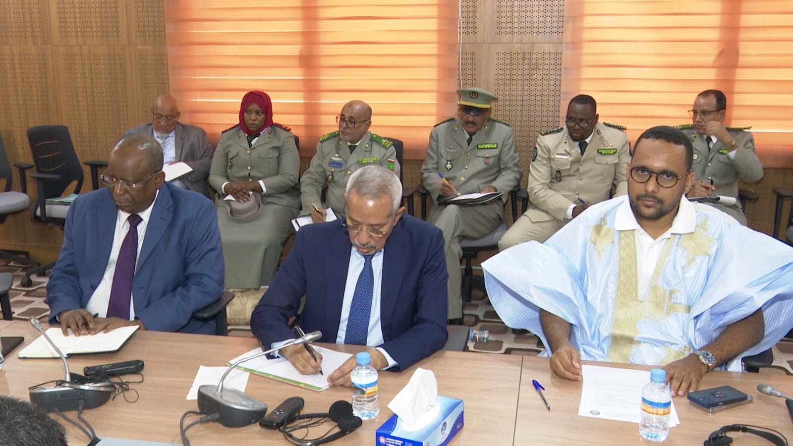 بحضور وزير الدفاع: لجنة العدل والدفاع بالبرلمان تناقش&nbsp;(…)