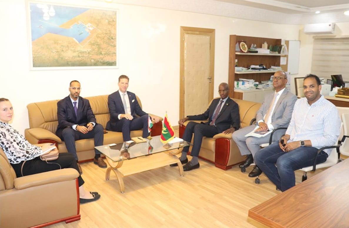 موريتانيا تبحث مجال الصيد والاقتصاد البحري مع المجر