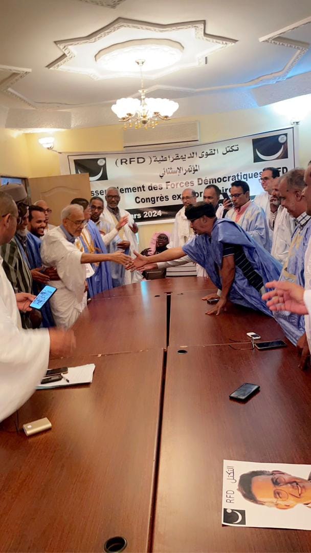 رئيس حزب التكتل ولد داداه يلتحق بمؤتمر الحزب الاستثنائي (…)