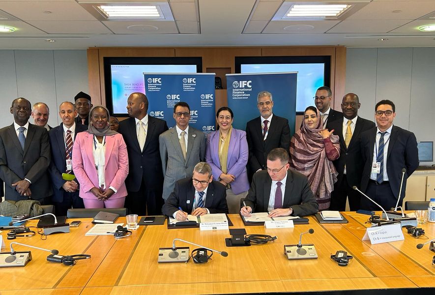 الوفد الوزاري الموريتاني يبحث مع نائب رئيس مؤسسة التمويل (…)