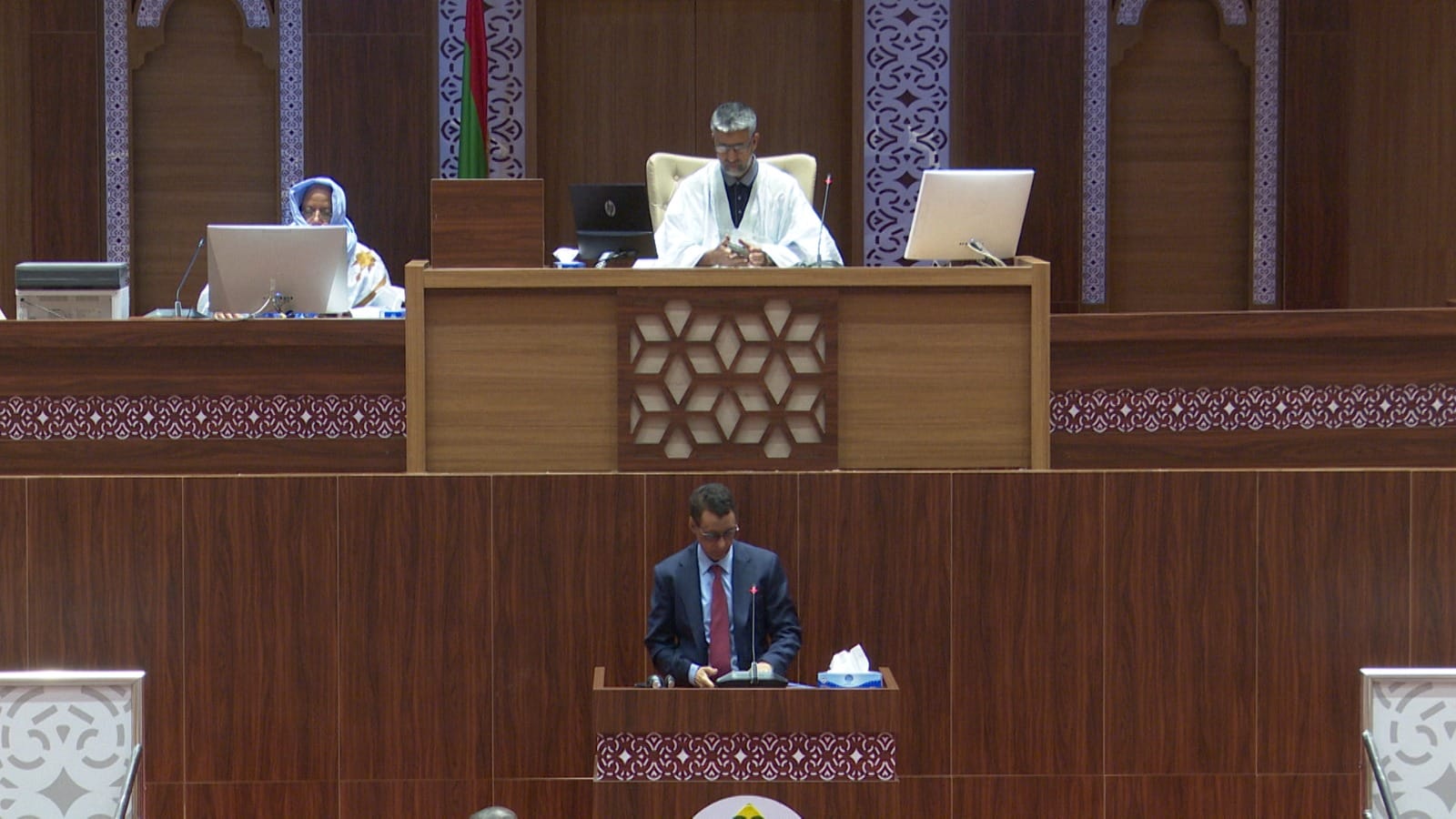 البرلمان يصادق على مشروع قانون الربط الكهربائي بين (…)