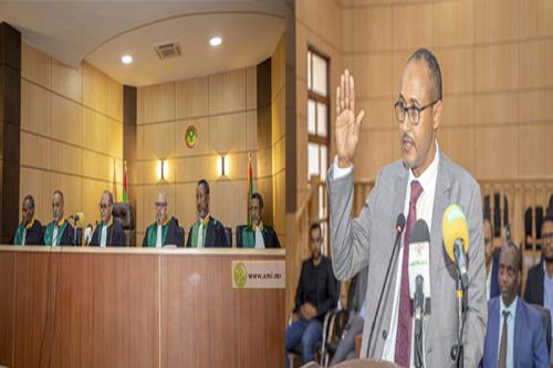 رئيس سلطة التنظيم يؤدي اليمين القانونية أمام ئيس المحكمة&nbsp;(…)