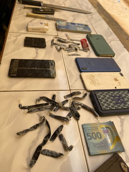 الشرطة: قبضنا على عصابة من 12 شخصا تمتهن السطو وبيع (…)