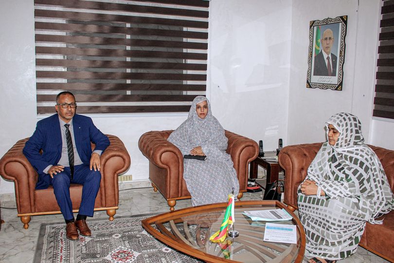 وزيرة التربية لرئيس اتحاد أرباب العمل يجب توفير الزي&nbsp;(…)