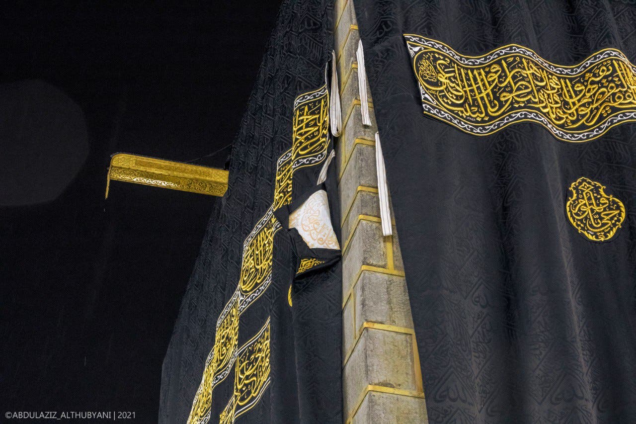 بالصور.. فنان سعودي يوثق جمال العمارة في الحرم المكي