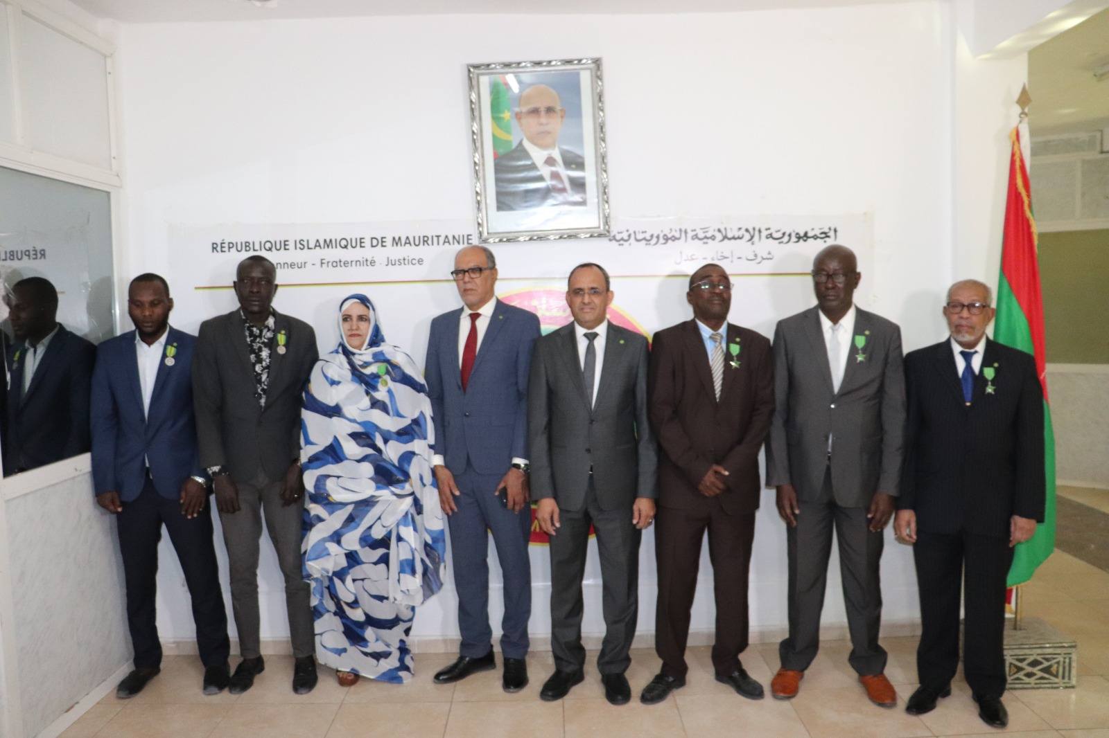 رئيس الهابا يوشح عددا من أطر وموظفي الهيئة السلطة العليا&nbsp;(…)