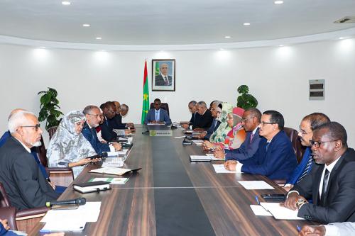 الوزير الأول يجتمع اللجنة الوزارية المكلفة بمتابعة&nbsp;(…)