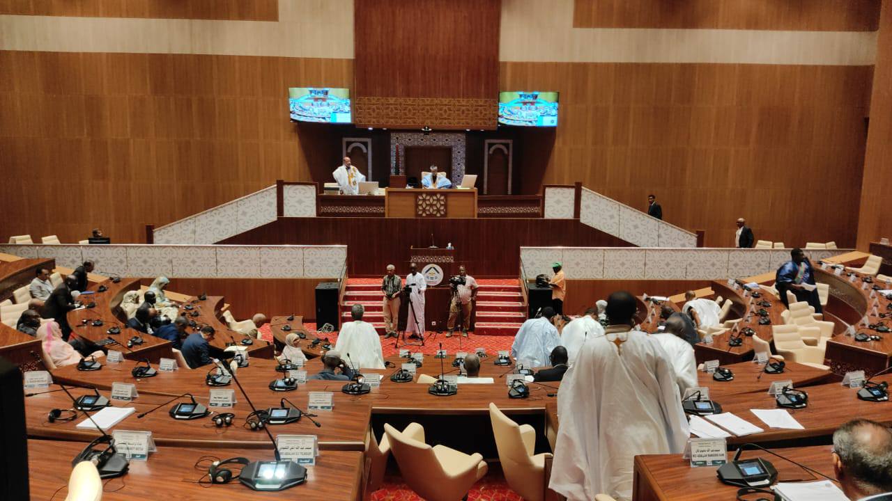 البرلمان يصادق على ثلاثة مشاريع قوانين