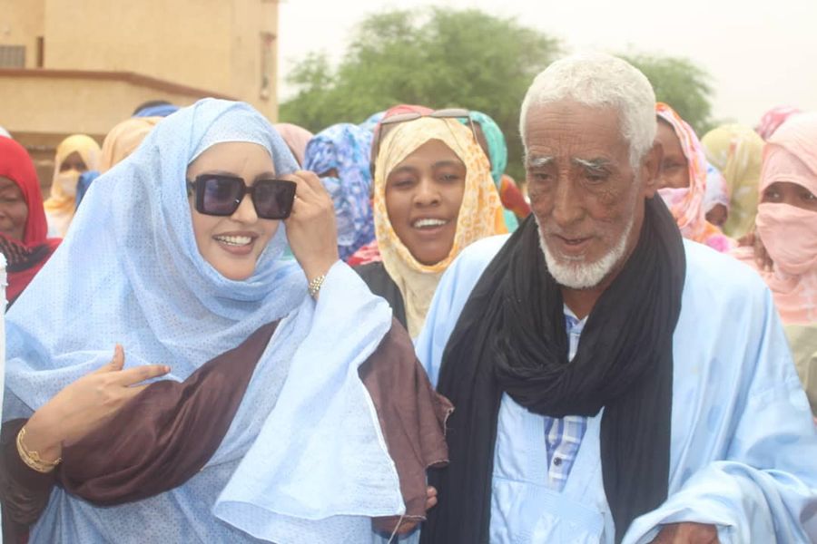 الوزيرة السابقة الناها بنت الشيخ سيديا توزع 600 سلة&nbsp;(…)