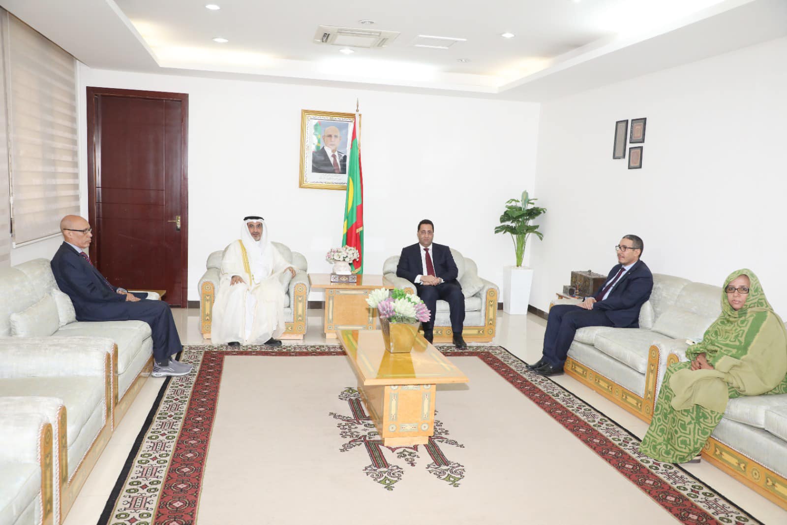 الوزير الأول يبحث مع سفير الكويت بانوكشوط العلاقات بين (…)