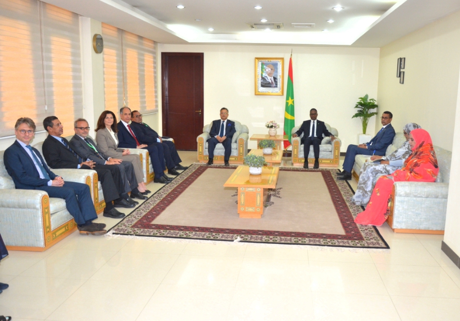 الوزير الأول يجتمع بوزراء البحث العلمي والابتكار بمجموعة&nbsp;(…)