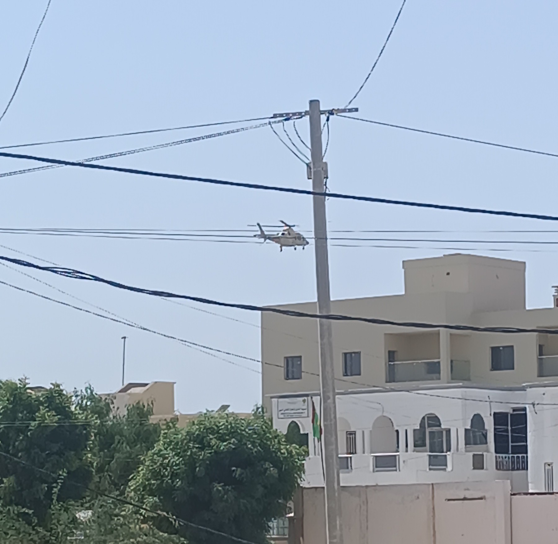 فيديو: في سابقة من نوعها.. مروحية عسكرية تنقل الرئيس (…)