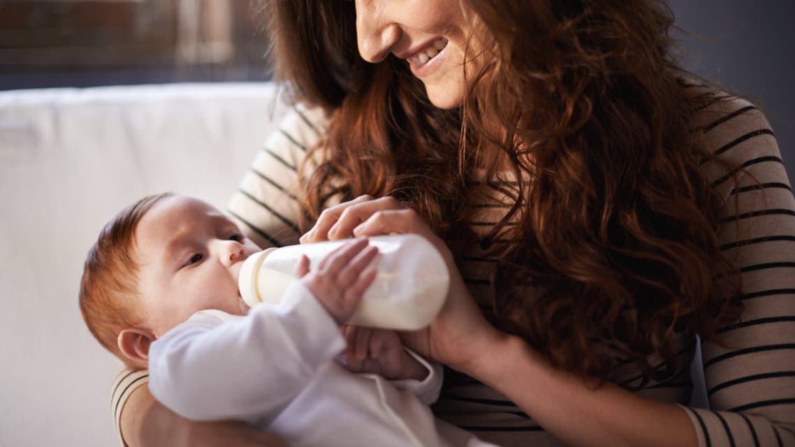 دراسة: علمياً.. الأطفال يرثون ذكاءهم من الأم!