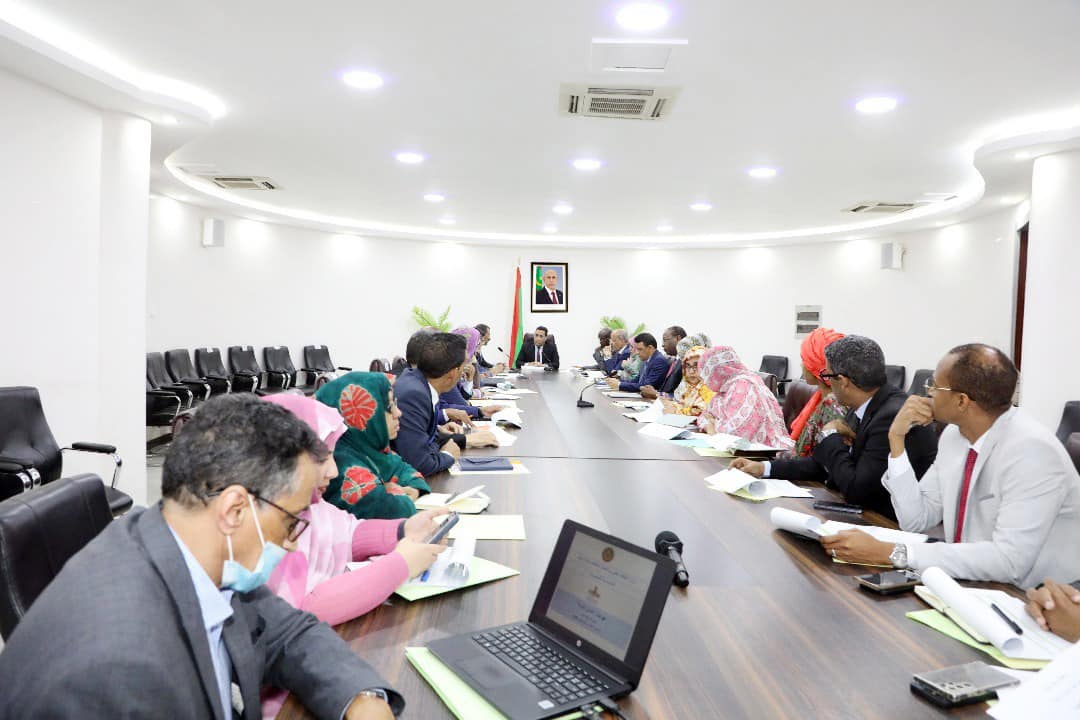 الوزير الأول للجنة الوزارية المكلفة بالإشراف على مهرجان (…)