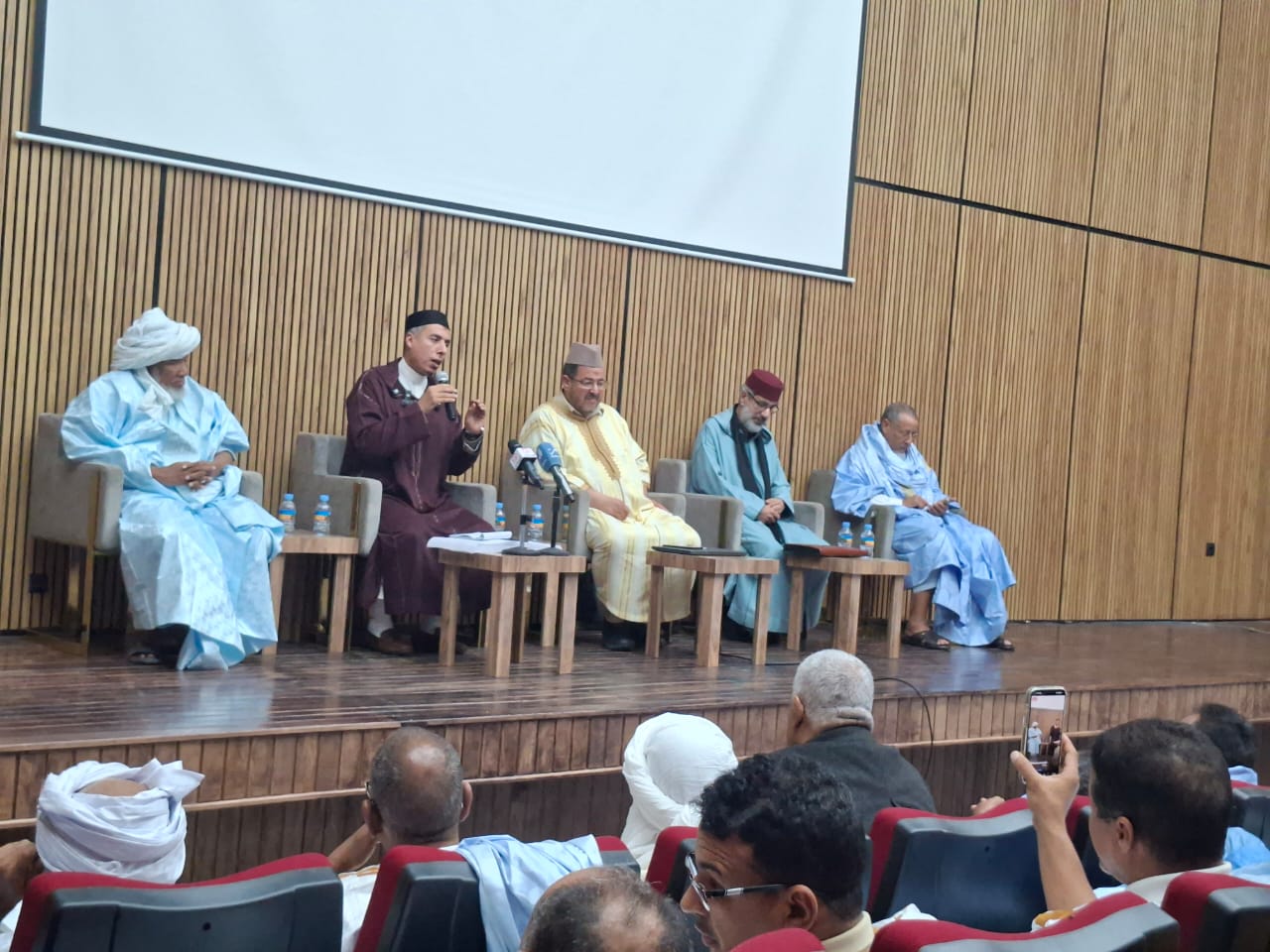 محاضرة  في نواكشوط عن