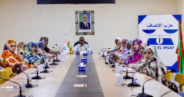 رئيس حزب الإنصاف ولد بلال يبحث مع اللجنة الوطنية لنساء&nbsp;(…)