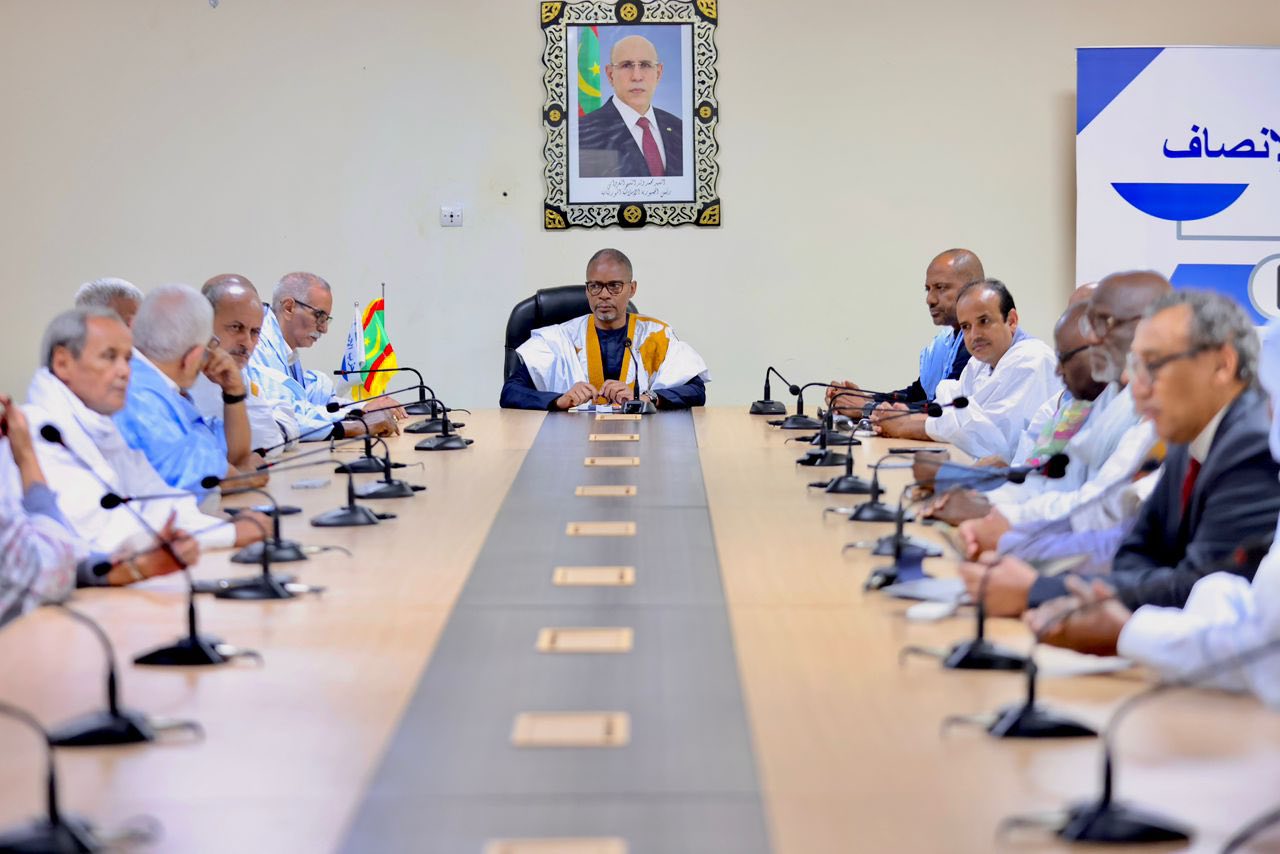 الأحزاب الداعمة لبرنامج الرئيس غزواني يجتمع قبل لقاء ولد&nbsp;(…)