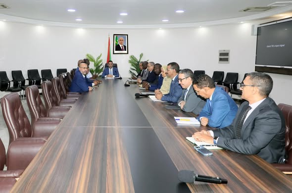 الوزير الأول ولد اجاي يوجه الحكومة ببالبدء في تطبيق توصيات اللجنة المكلفة بالتحقيق في حرائق محطتي انواكشوط واحالتها الى القطاعات المعنية