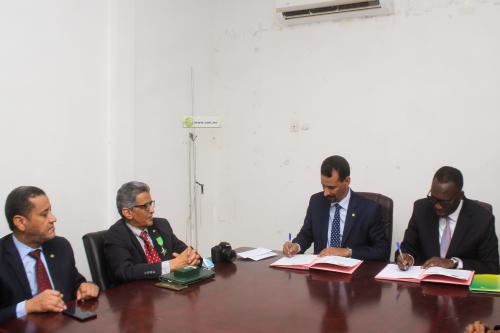 توقيع اتفاقية تعاون بين السلطة العليا للصحافةالموريتاتية&nbsp;(…)