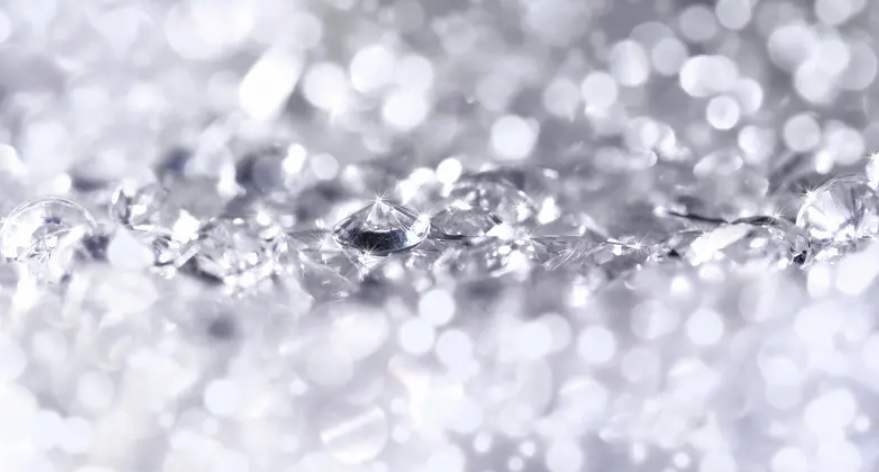 دراسة علمية تؤكد أنهر من الألماس على بعض الكواكب