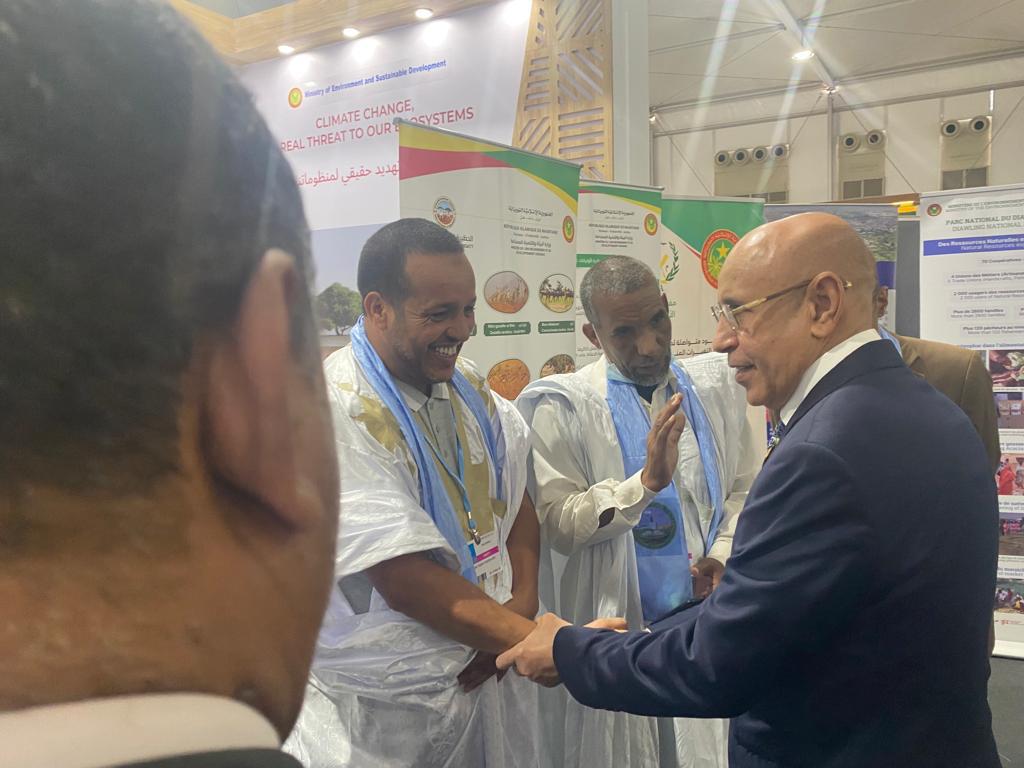 مجموعة من الأطر والوجهاء والأعيان تقدم لحزب الإنصاف&nbsp;(…)