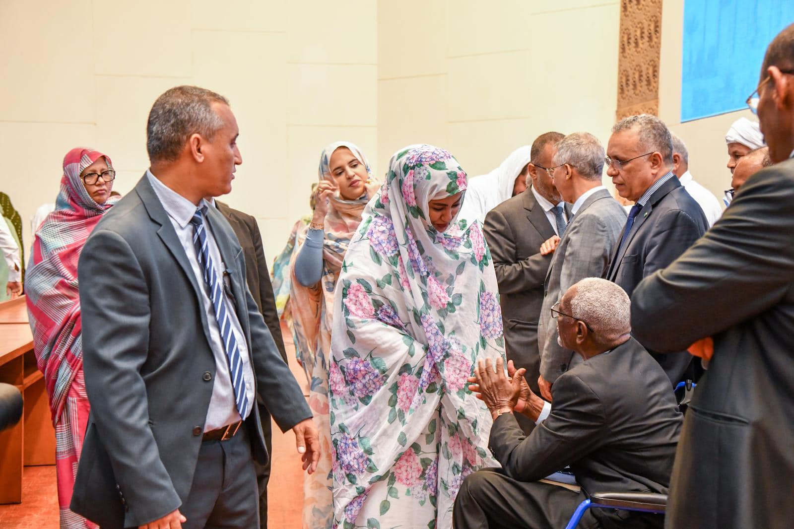 حرم رئيس الجمهورية الدكتورة مريم بنت الداه توقع توقيع&nbsp;(…)