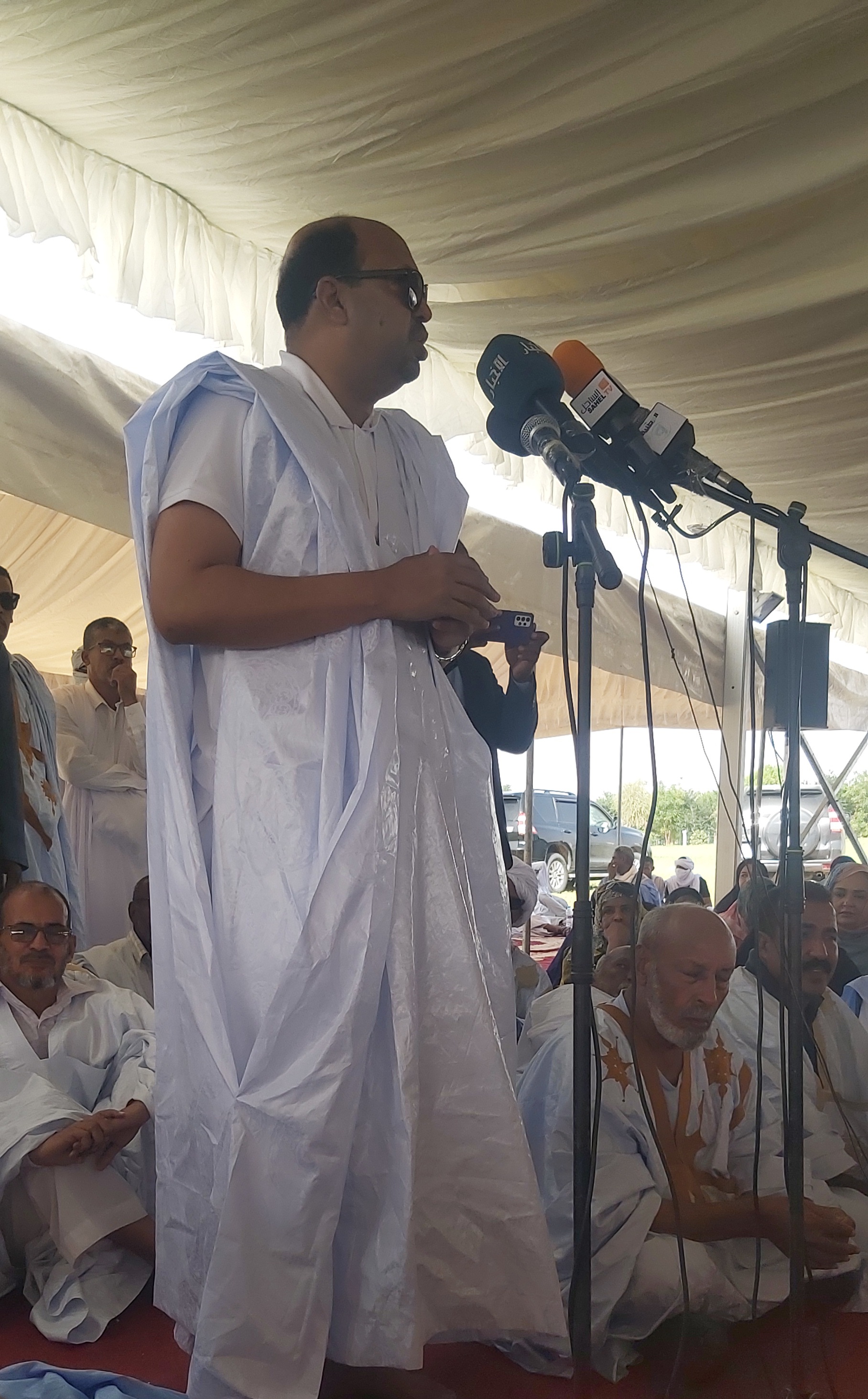 وزير الوظيفة العمومية والعمل يعقد اجتماعا تحسيسيا حول&nbsp;(…)