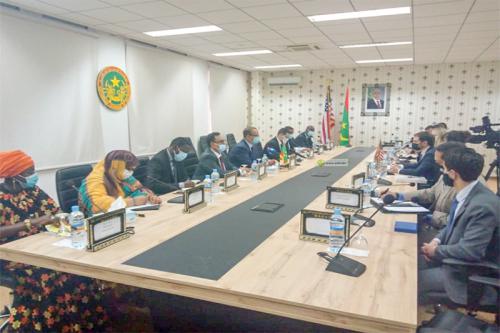 وزير الخارجية يتباحث تحديات الأمن في الساحل مع النائب&nbsp;(…)