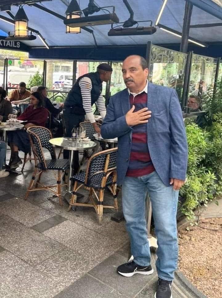 صورة جديدة لولد عبد العزيز في فرنسا