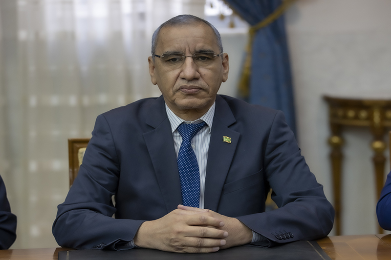 تفاصيل لقاء وزير الداخلية بولد مولود ويعقوب اديالو